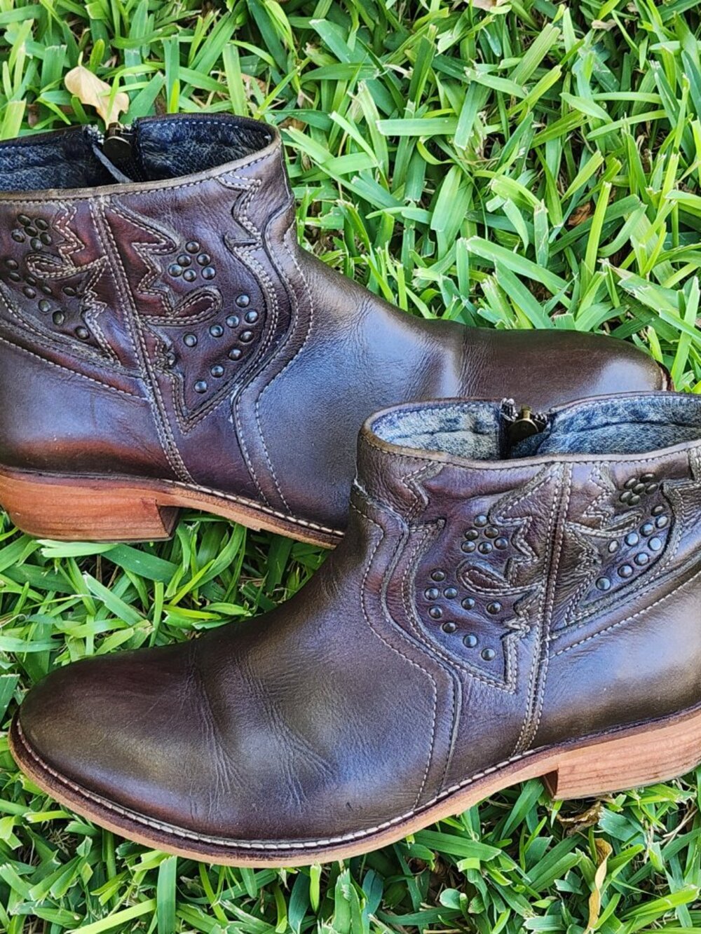 Taos Privilege Ankle Leather Women's Boots Size 10 Brown Studded Cutout